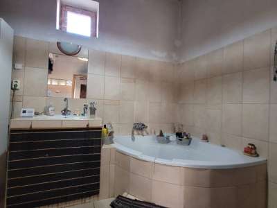 Eladó családi ház - Iklad / 9. kép