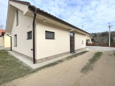 Eladó családi ház - Gödöllő / 1. kép