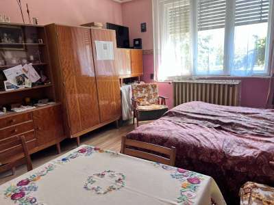 Eladó családi ház - Tura / 2. kép