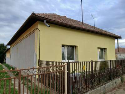 Eladó családi ház - Abádszalók / 2. kép