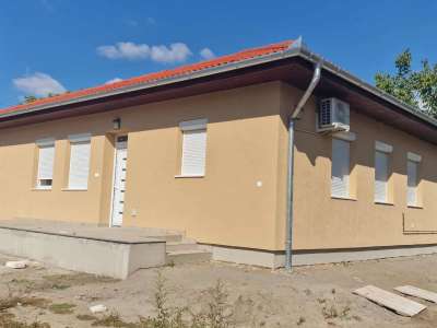Eladó családi ház - Cegléd (Budai út) / 1. kép