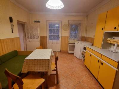 Eladó családi ház - Törtel (Központ) / 12. kép