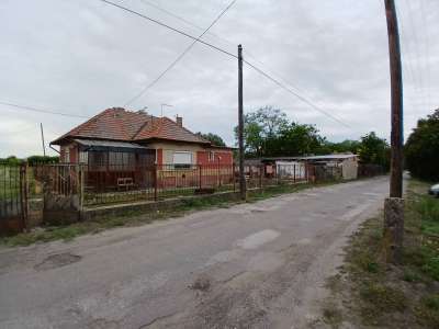 Eladó családi ház - Cegléd / 1. kép