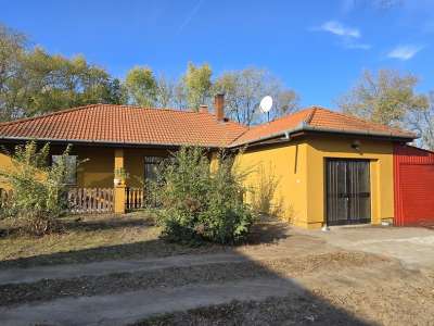 Eladó családi ház - Cegléd / 1. kép