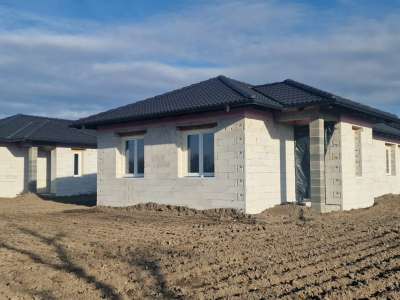 Eladó ikerház - Cegléd / 1. kép