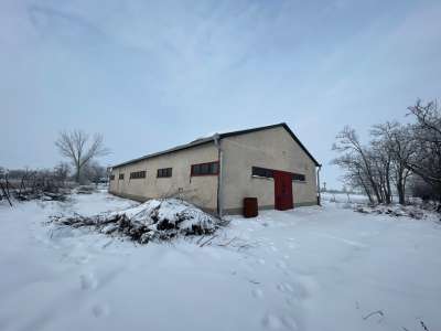 Eladó telephely - Tiszajenő / 2. kép