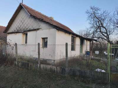 Eladó családi ház - Tápiószele (varos kozpont) / 1. kép