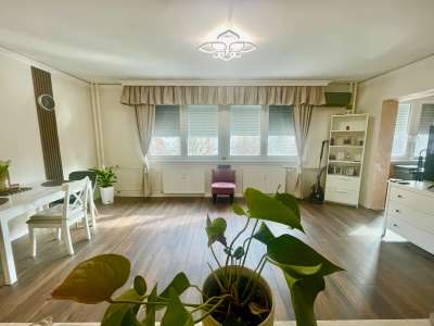 Eladó panellakás - Szolnok (Belváros) / 1. kép