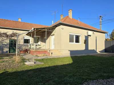 Eladó családi ház - Cegléd (újváros) / 2. kép