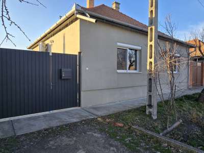 Eladó családi ház - Cegléd (újváros) / 1. kép