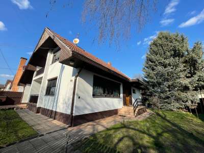 Eladó családi ház - Újszász (Újszász) / 2. kép