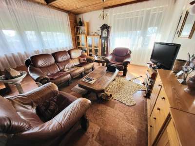 Eladó családi ház - Újszász (Újszász) / 2. kép