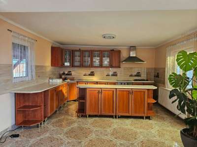 Eladó családi ház - Monor (Monor) / 2. kép