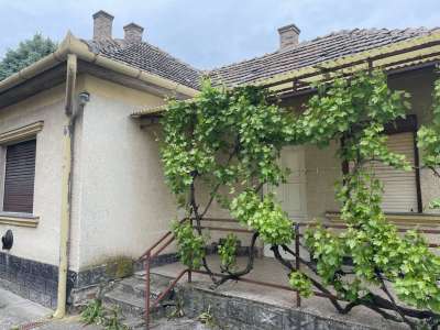 Eladó családi ház - Abony / 1. kép