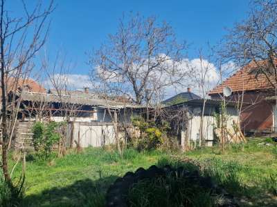 Eladó családi ház - Törtel / 9. kép