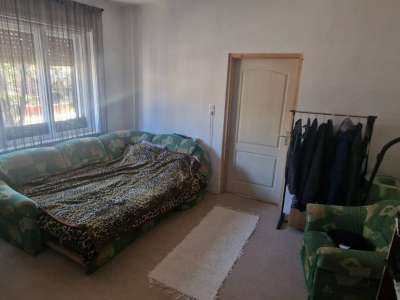 Eladó családi ház - Törtel / 5. kép