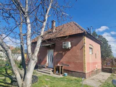 Eladó családi ház - Törtel / 8. kép