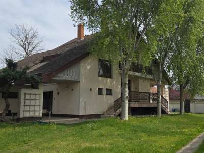 Eladó családi ház - Cegléd / 1. kép