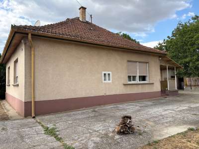 Eladó családi ház - Ceglédbercel / 1. kép