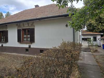 Eladó családi ház - Cegléd (Úri negyed) / 1. kép