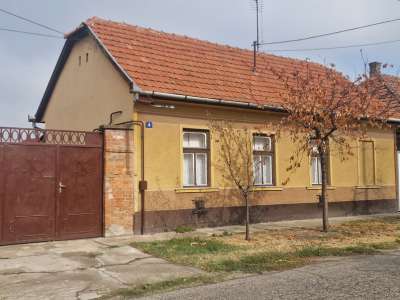 Eladó családi ház - Cegléd / 1. kép