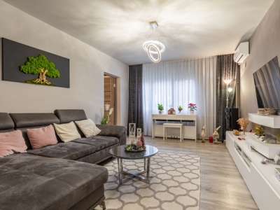 Eladó panellakás -  / 1. kép