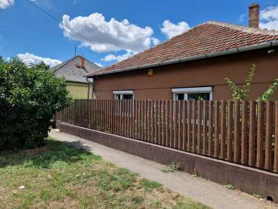 Eladó családi ház - Heves (központ) / 1. kép
