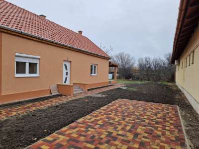 Eladó családi ház - Jászárokszállás / 1. kép