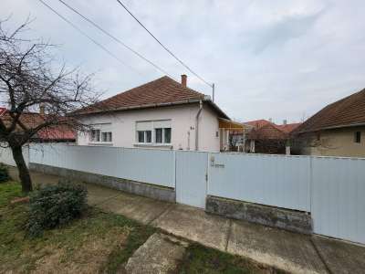 Eladó családi ház - Jászberény / 1. kép