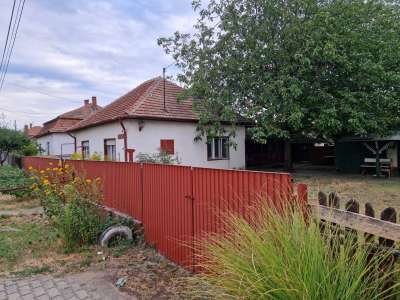 Eladó családi ház - Jászszentandrás / 1. kép