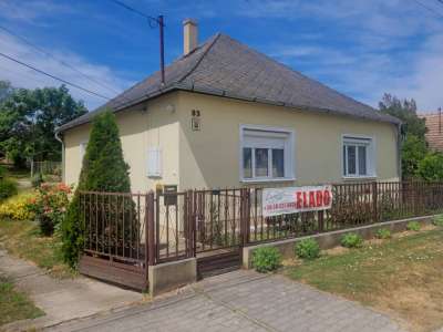 Eladó családi ház - Felcsút / 1. kép
