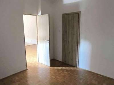 Eladó téglalakás - Komárom (Komárom) / 3. kép