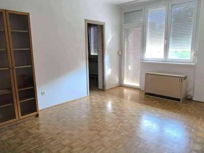 Eladó téglalakás - Komárom (Komárom) / 1. kép