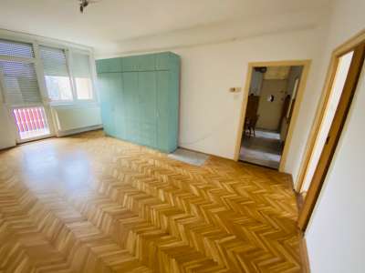 Eladó téglalakás - Komárom (Komárom) / 1. kép