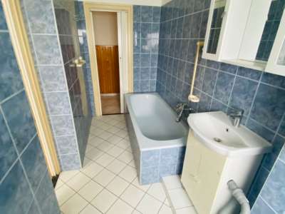 Eladó téglalakás - Komárom (Komárom) / 4. kép