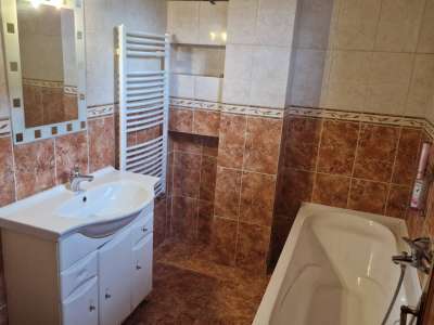 Eladó családi ház - Piliscsév / 6. kép