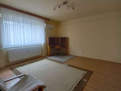 Kiadó téglalakás - Tatabánya / 1. kép