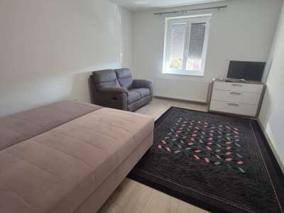 Kiadó téglalakás - Oroszlány / 6. kép