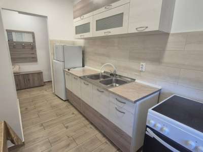 Kiadó téglalakás - Oroszlány / 1. kép