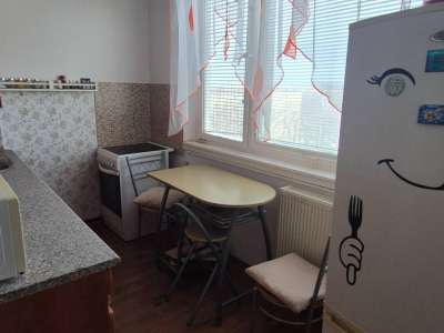 Eladó panellakás - Oroszlány / 2. kép