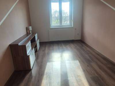 Eladó téglalakás - Oroszlány / 5. kép