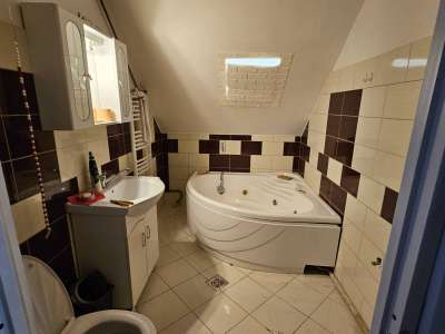 Eladó családi ház - Oroszlány (Borbála) / 2. kép