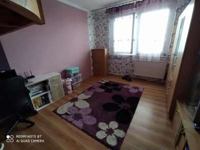 Eladó panellakás - Oroszlány / 5. kép