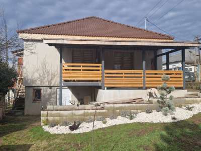 Eladó családi ház - Kesztölc / 1. kép