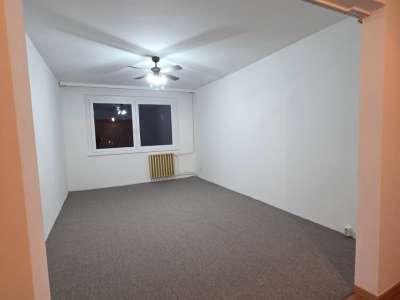 Eladó panellakás - Oroszlány (Oroszlány) / 1. kép