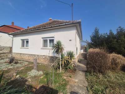 Eladó családi ház - Oroszlány / 1. kép