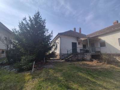 Eladó családi ház - Oroszlány / 2. kép