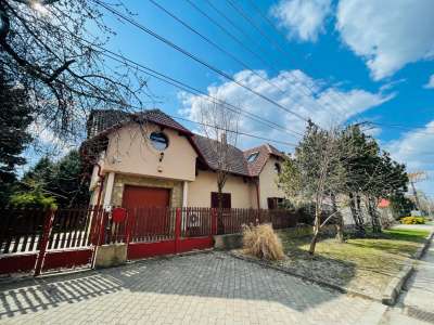 Eladó családi ház - Komárom (Komárom) / 3. kép