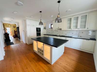 Eladó családi ház - Komárom (Komárom) / 2. kép