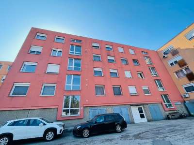 Eladó panellakás - Komárom (Komárom) / 1. kép